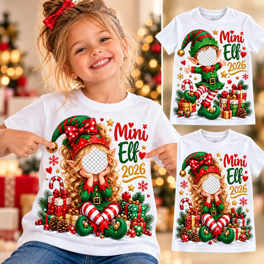 Mädchen trägt ein weißes Mini-Elf-Weihnachtsshirt; daneben sind weitere Ansichten des personalisierten Mädchenmotivs zu sehen.