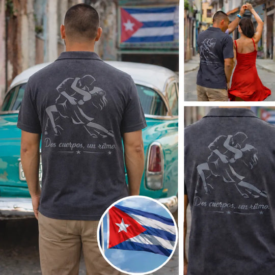 Salsa Poloshirt Herren im Kuba Stil mit Dos cuerpos un ritmo Design auf dem Rücken vor Oldtimer Auto in Havanna