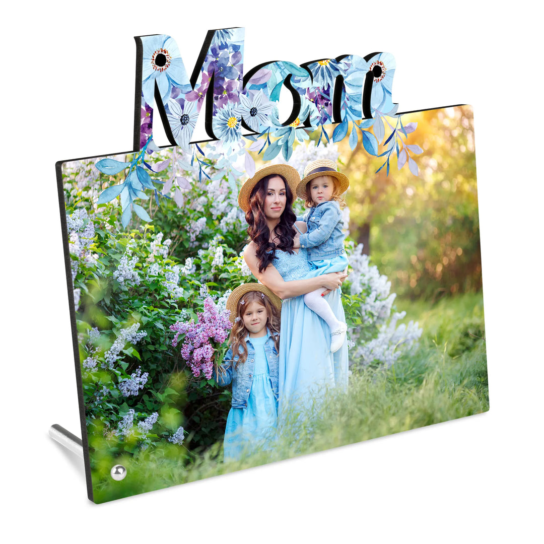 Personalisierter MDF Fotoaufsteller mit Schriftzug Mom und floralen Designelementen – stilvolle Fotodekoration