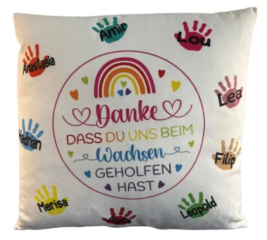 Individuell gestaltetes Kissen mit Regenbogenmotiv und Namen – „Danke, dass du uns beim Wachsen geholfen hast“, personalisiertes Geschenk für Erzieher oder Lehrer.