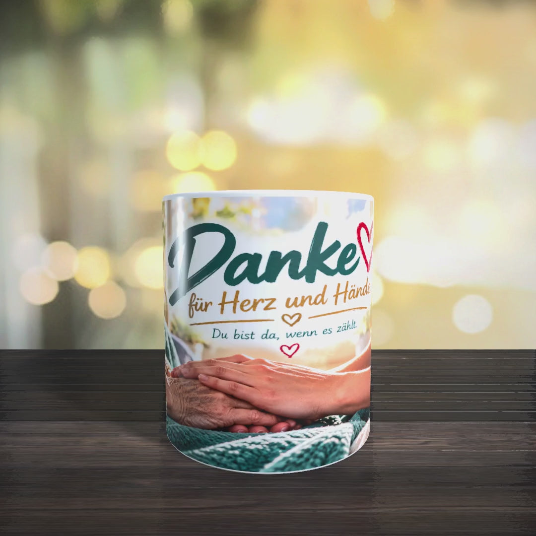 Video der Pflegekraft-Tasse „Danke für Herz und Hände“ aus verschiedenen Perspektiven