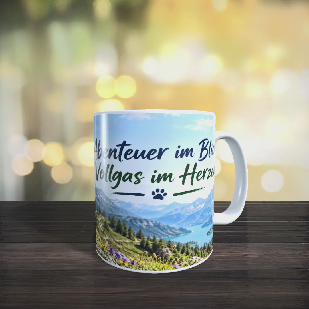 Video der Husky-Tasse mit nordischem Fjordmotiv und dem Spruch „Dein Kommando. Meine Entscheidung.“