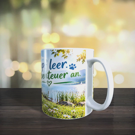 Video der Labrador-Tasse mit dem Spruch „Napf leer. Abenteuer an.“ aus verschiedenen Perspektiven