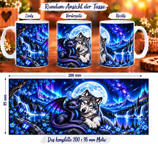 Fantasy-Tasse aus drei Perspektiven und vollständiges Druckmotiv mit niedlichem Drachen, Wolf und Mondlandschaft